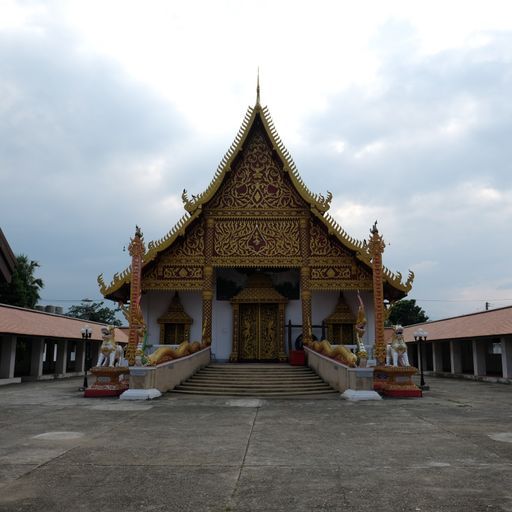 Wat Dong Mada (Mae Lao District)