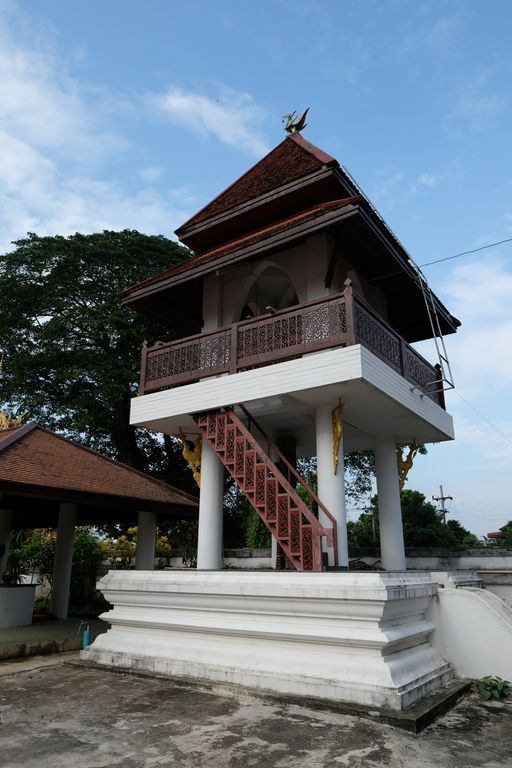 Wat Dong Mada (Mae Lao District)