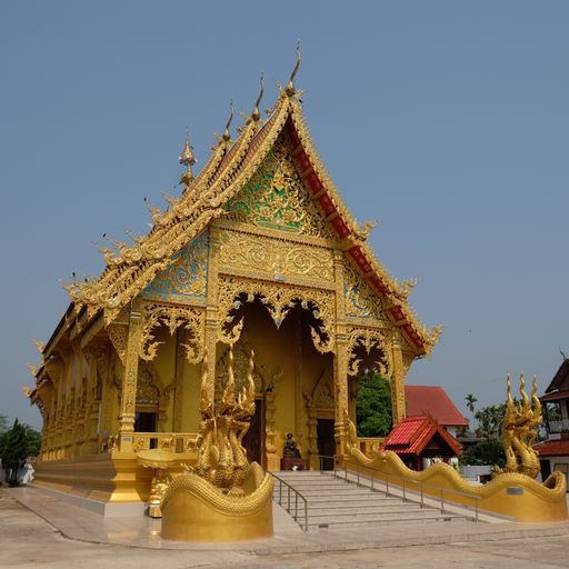 Wat Khuean Mueang Pa Kha Tai (Phan District)