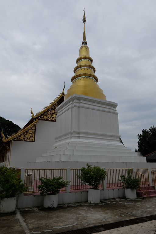 Wat Pa Daeng (Wiang Pa Pao District) : Stupa