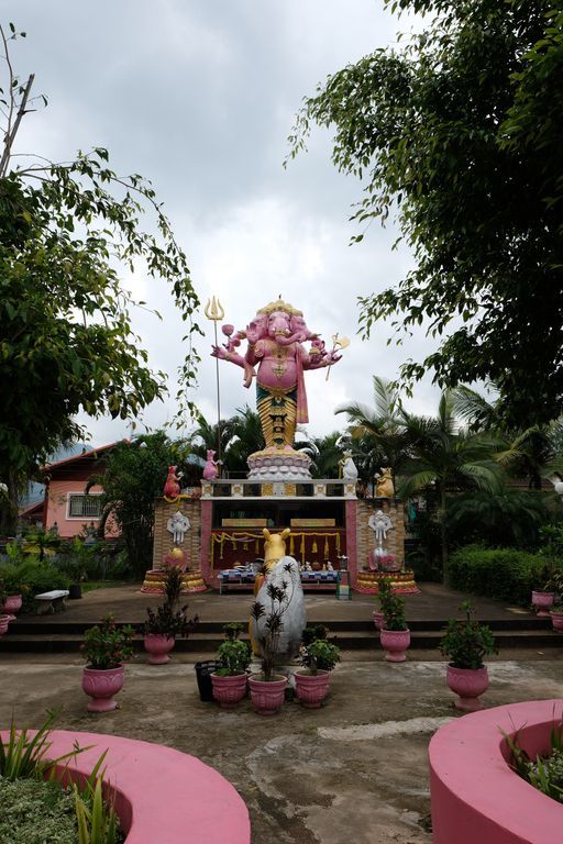 Wat Sukkasem Ta Klang (Khun Tan District)