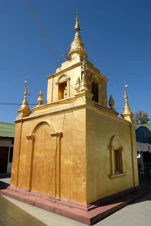 Wat Pa Sang Ngam (Pa Sang District) : Stupa