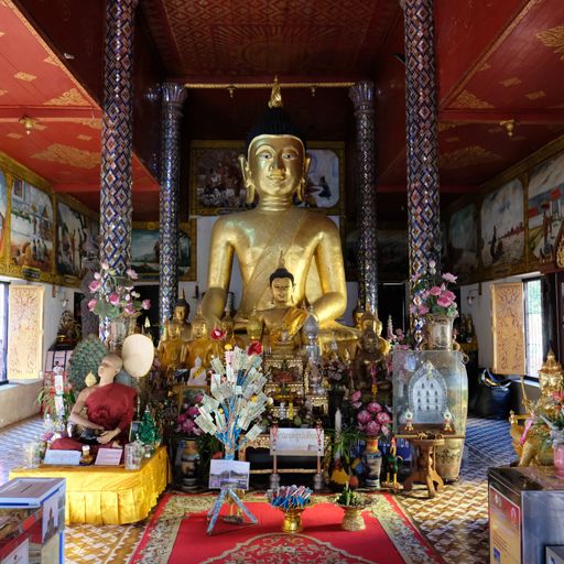 Wat Phra That Hariphunchai Woramahawihan (Mueang District) : Buddha Image
