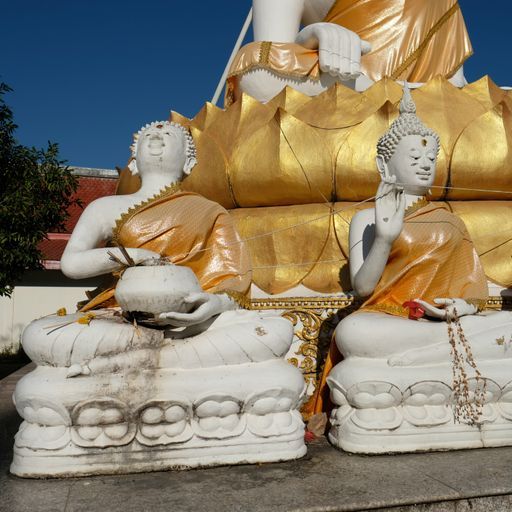 Wat San Rim Ping (Mueang District) : Buddha Image