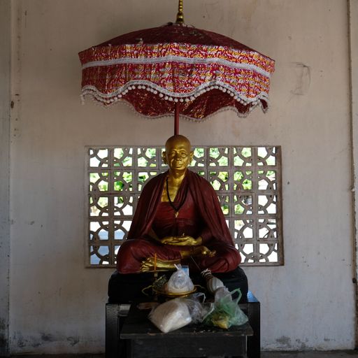 Wat Sapung Luang (Pa Sang District) : Khruba Siwichai