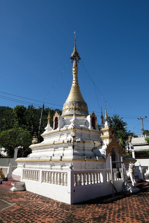 Wat Kam Ko (Mueang District) : Stupa