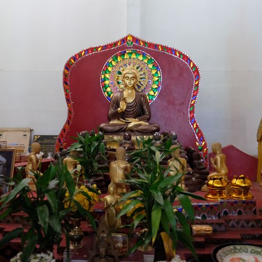 Wat Phra Non (Mueang District) : Buddha Image