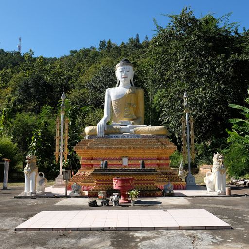 Wat Phra Non (Mueang District) : Buddha Image