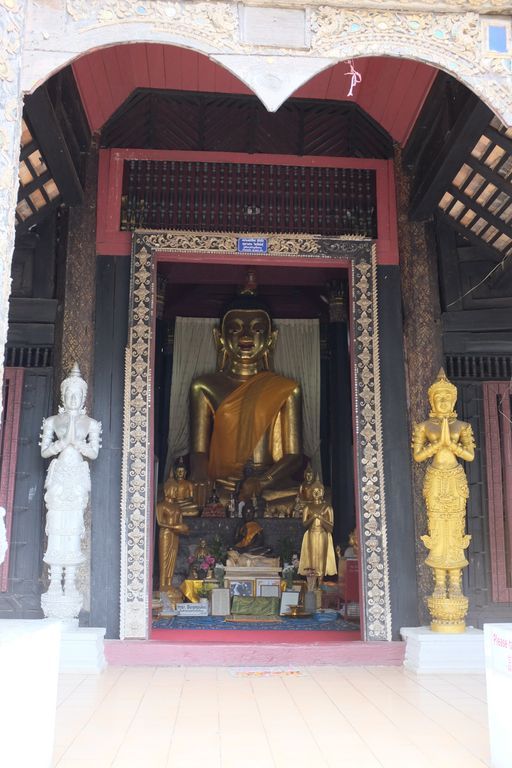 Wat Buppharam (Mueang District) : Buddha Image