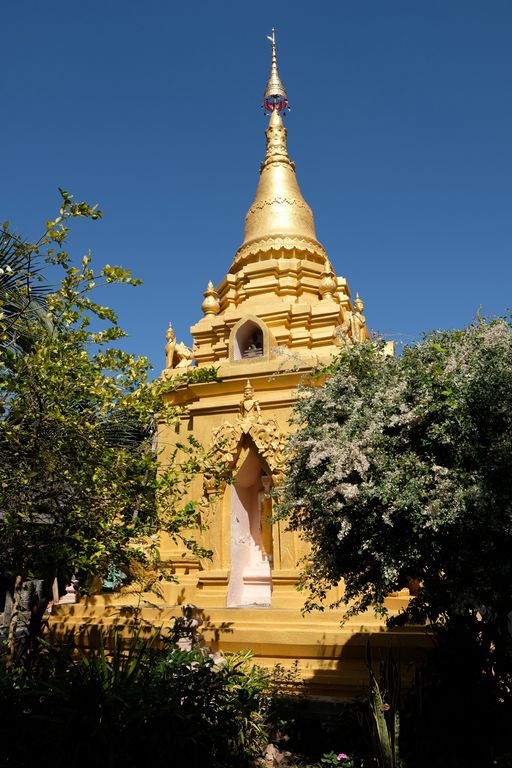 Wat Muang Ton (Ban Hong District) : Stupa