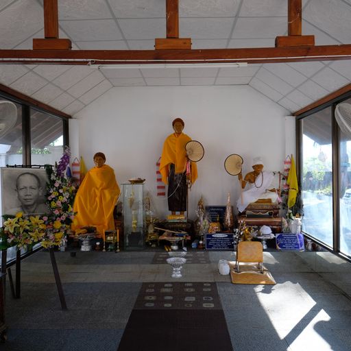 Wat Pa Phlu (Ban Hong District) : Khruba Siwichai