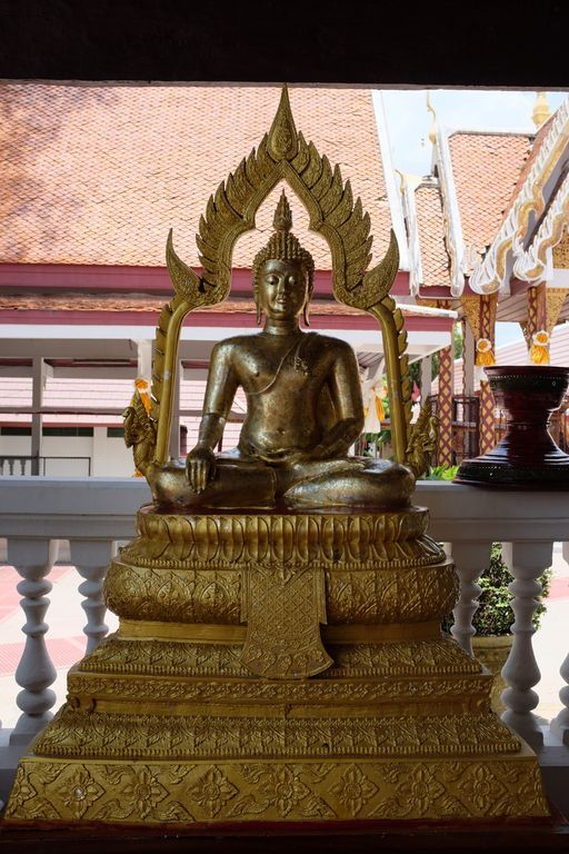 Wat Phra That Si Com Thong Worawihan (Com Thong District) : Buddha Image