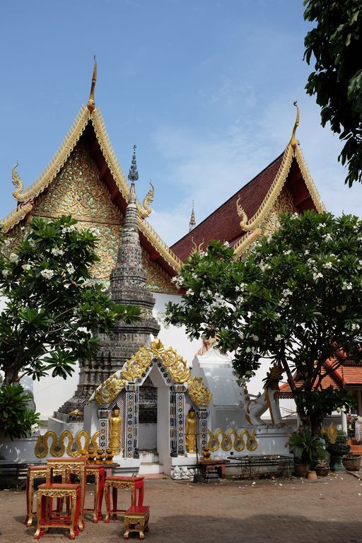 Wat Buak Khang (San Kamphaeng District) : Stupa