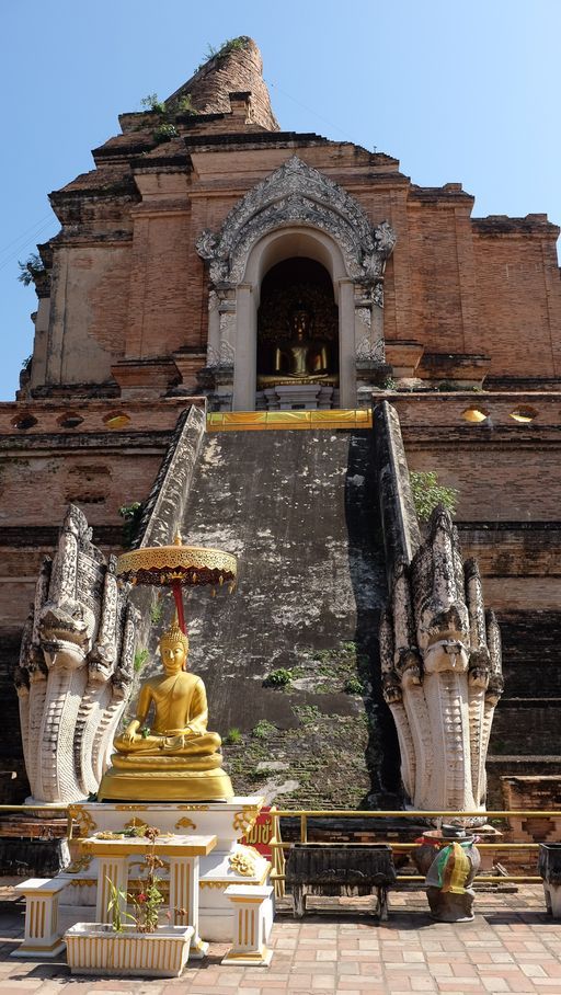 Wat Cedi Luang Worawihan (Mueang District) : Stupa