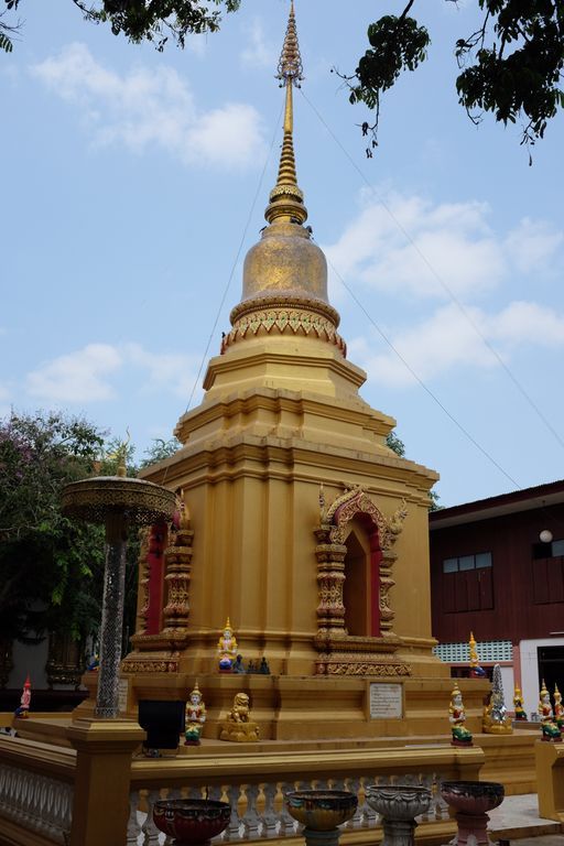 Wat Inthawichai (San Pa Tong District) : Stupa