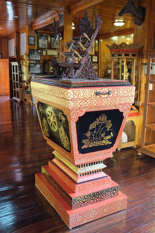 Wat Si Mongkhon (Kong) (Tha Wang Pha District) : Manuscript Chest