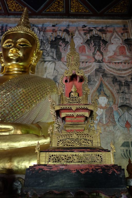 Wat Nong Bua (Tha Wang Pha District) : Buddha Image