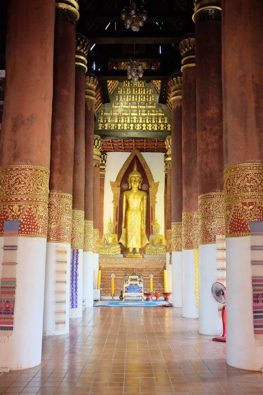 Wat Bun Yuen (Wiang Sa District) : Buddha Image