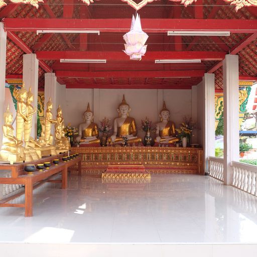 Wat Bun Yuen (Wiang Sa District) : Buddha Image