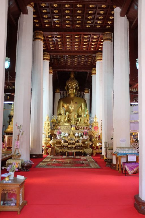 Wat Phra That Chae Haeng (Mueang District) : Buddha Image