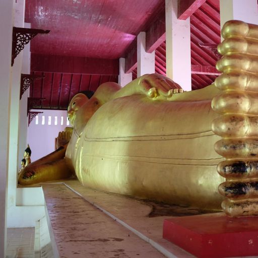 Wat Phra That Chae Haeng (Mueang District) : Buddha Image