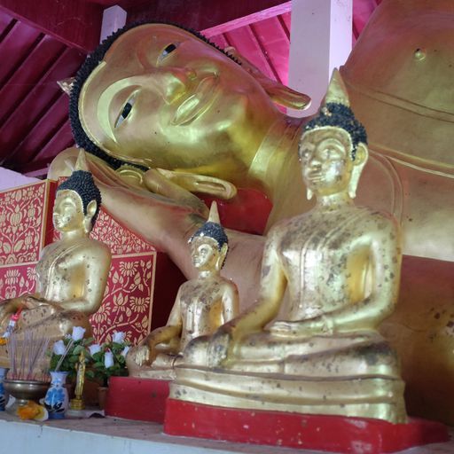 Wat Phra That Chae Haeng (Mueang District) : Buddha Image