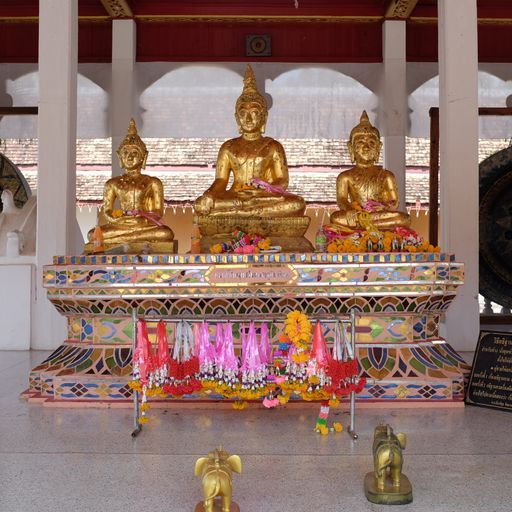 Wat Phra That Chae Haeng (Mueang District) : Buddha Image