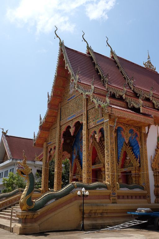 Wat Muang Tuet (Phu Phiang District)