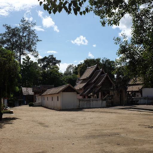 Wat Lai Hin Luang (Ko Kha District)