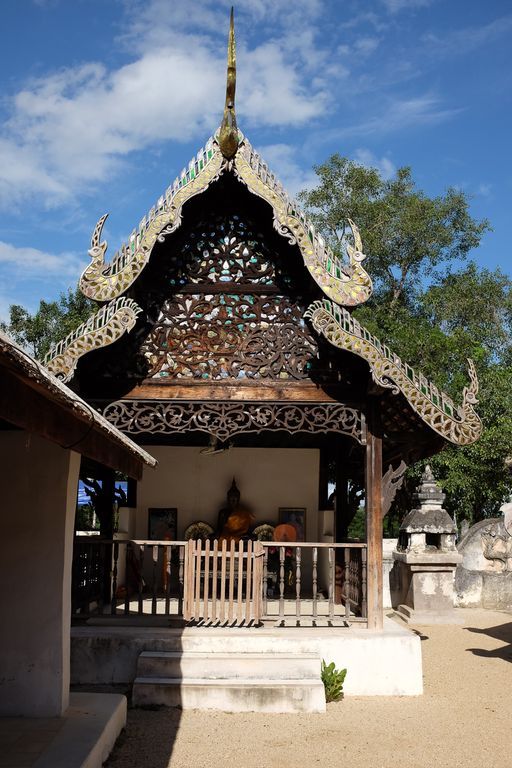 Wat Lai Hin Luang (Ko Kha District) : Buddha Image