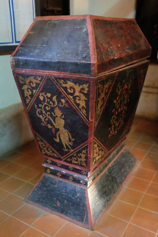 Wat Phra Luang (Sung Men District) : Manuscript Chest