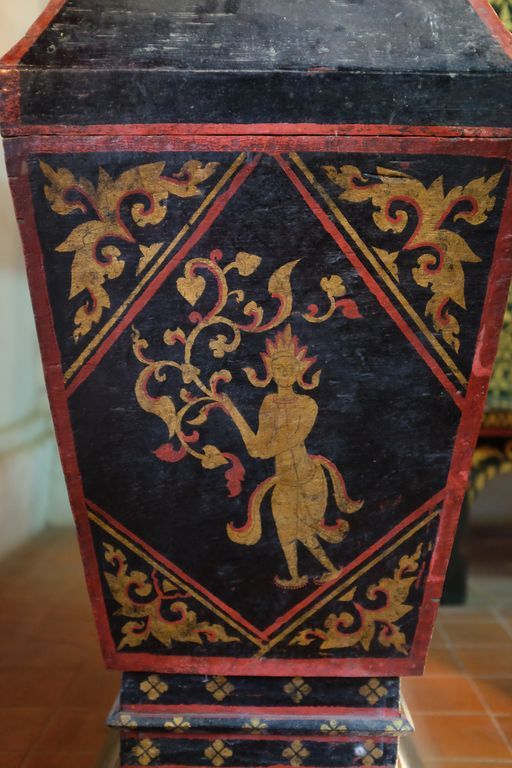 Wat Phra Luang (Sung Men District) : Manuscript Chest