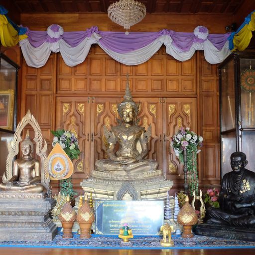 Wat Phra Bat Ming Mueang (Mueang District) : Buddha Image