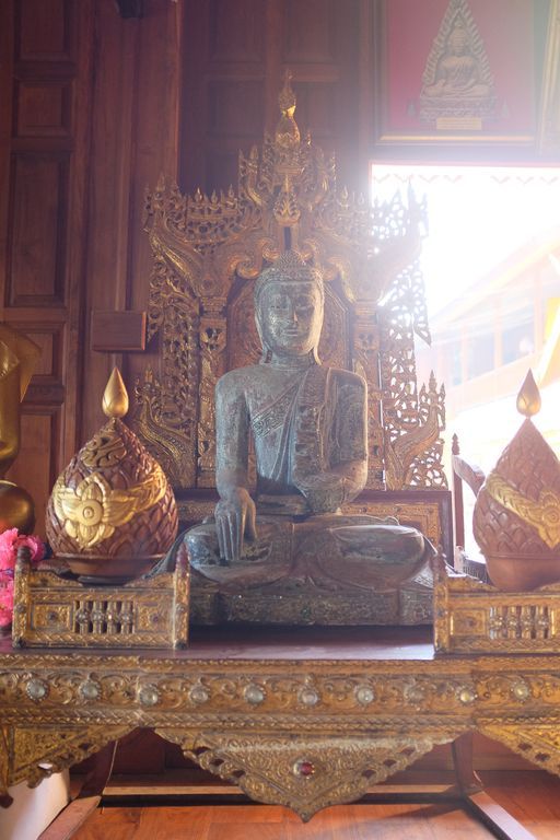 Wat Phra Bat Ming Mueang (Mueang District) : Buddha Image