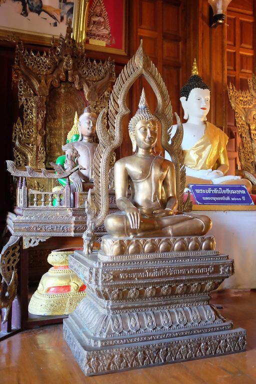 Wat Phra Bat Ming Mueang (Mueang District) : Buddha Image