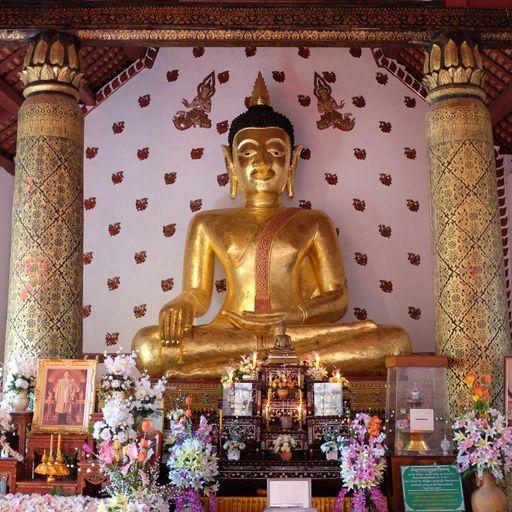 Wat Luang (Mueang District) : Buddha Image