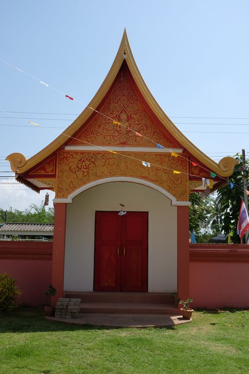 Wat Tha Pong (San Pa Tong District)