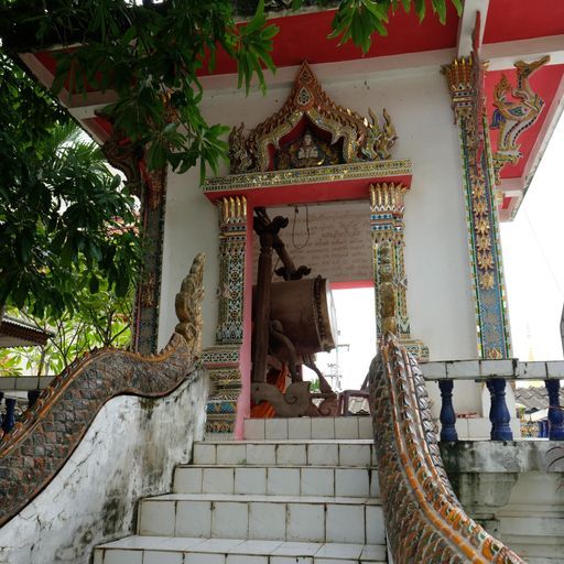 Wat Ban Luk (Tha District)