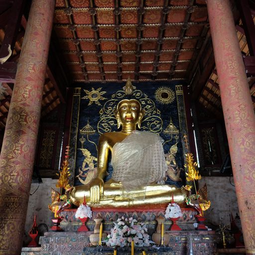 Wat Nakhot Luang (Tha District) : Buddha Image