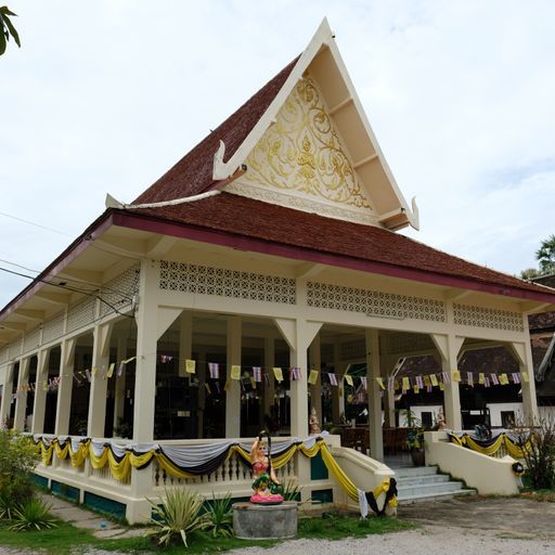 Wat Nakhot Luang (Tha District)