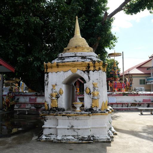 Wat Si Lom (Mueang District)