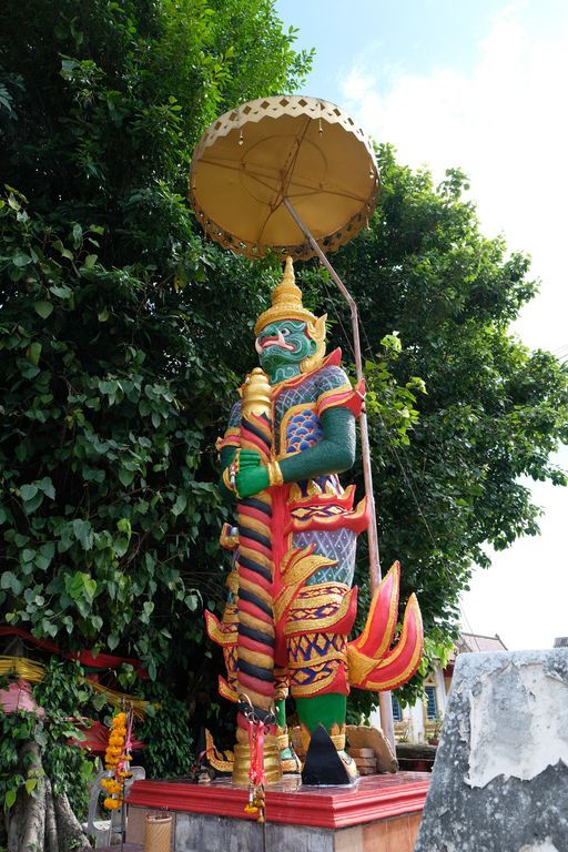 Wat Si Lom (Mueang District)