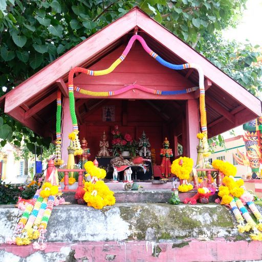 Wat Si Lom (Mueang District)