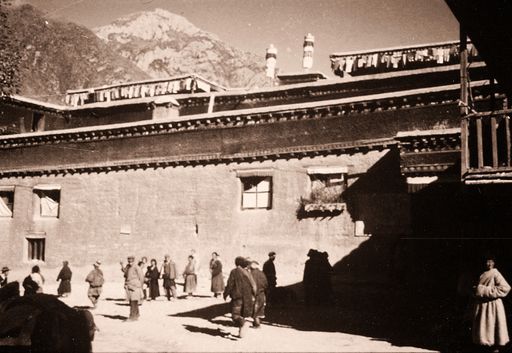 Derge Building Monastery 1989 (Kahlen_1045)