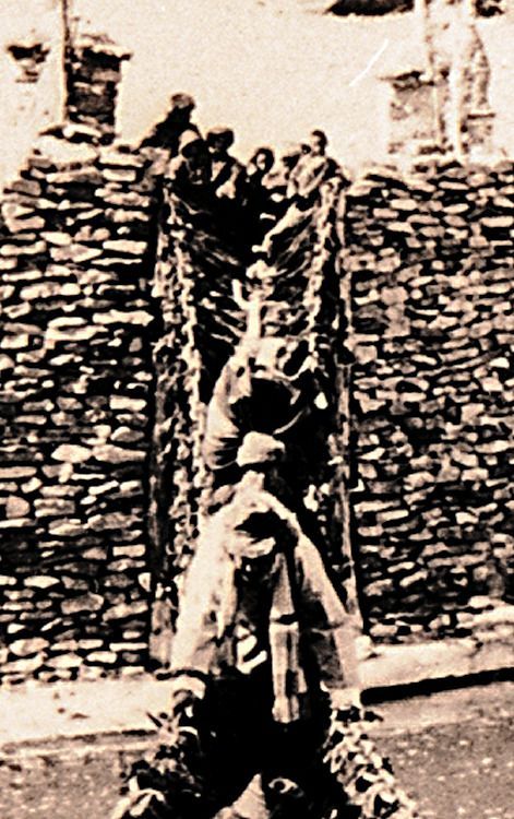 Dharamsala Library (Kahlen_1132)