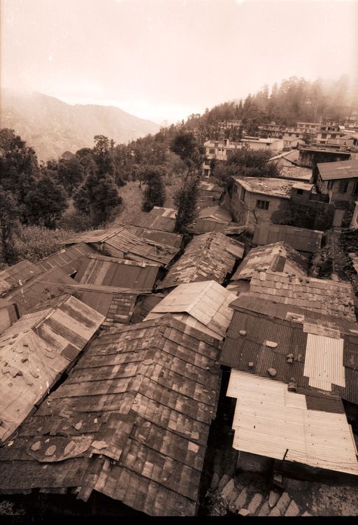 Dharamsala Dächer (Kahlen_1164)