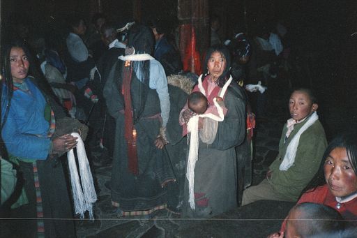 Lhasa Johkhang Pilger (Kahlen_0563)