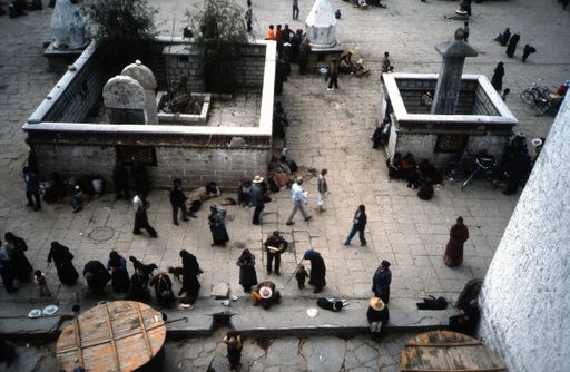Lhasa Jokhang Histor Stelen (Kahlen_0588)