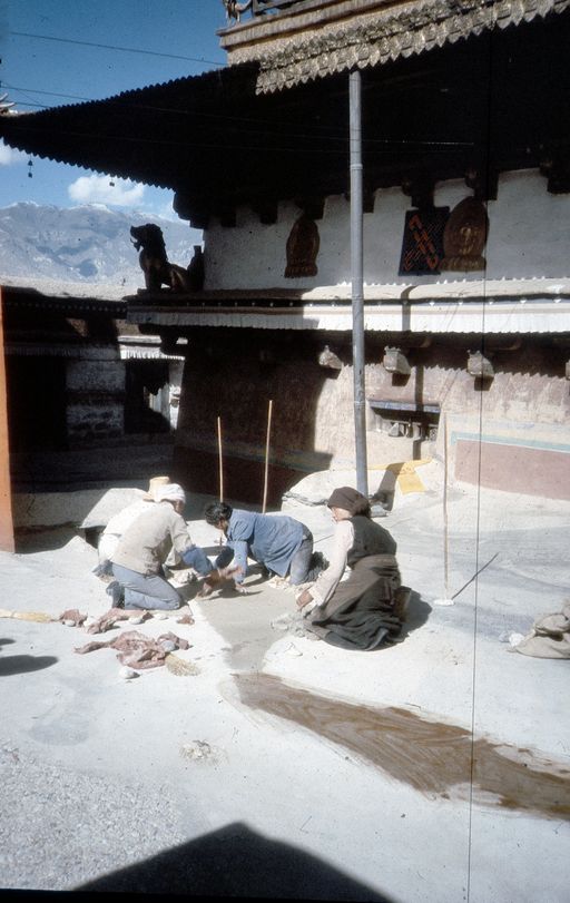 Lhasa Hof Jokhang Dachrep (Kahlen_0592)