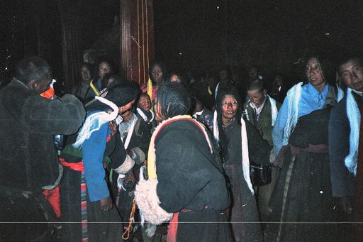 Lhasa Johkhang Pilger (Kahlen_0621)